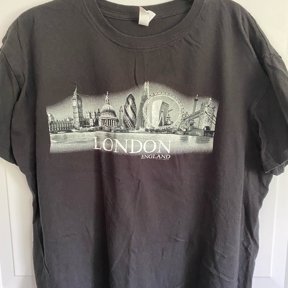 Black Unisex London England City Skyline T-shirt Size Large - Picture 1 of 3